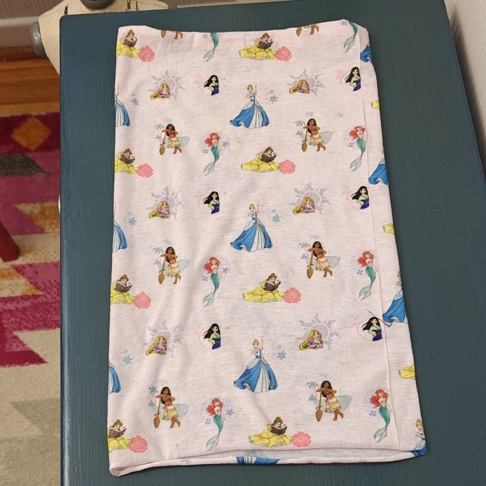 Disney Princess Gator/Scarf, NWOT